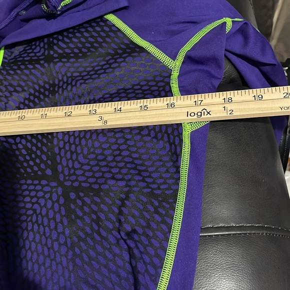 New, Nike Purple and Green Long Sleeve Athletic Top Jacket - Picture 10 of 11